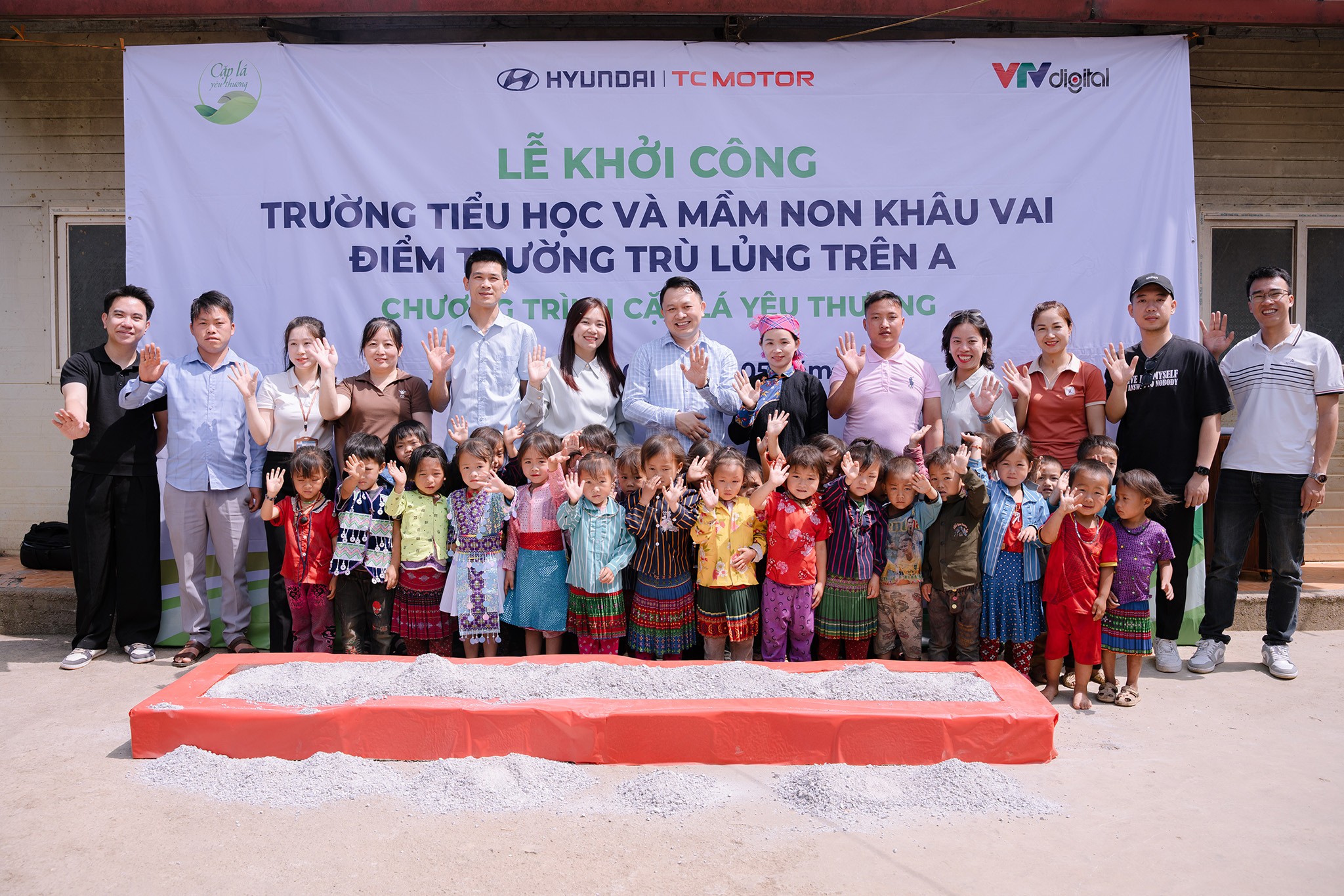 Hyundai Thành Công Việt Nam cùng “Cặp Lá Yêu Thương” khởi công xây dựng điểm trường Trù Lủng Trên A