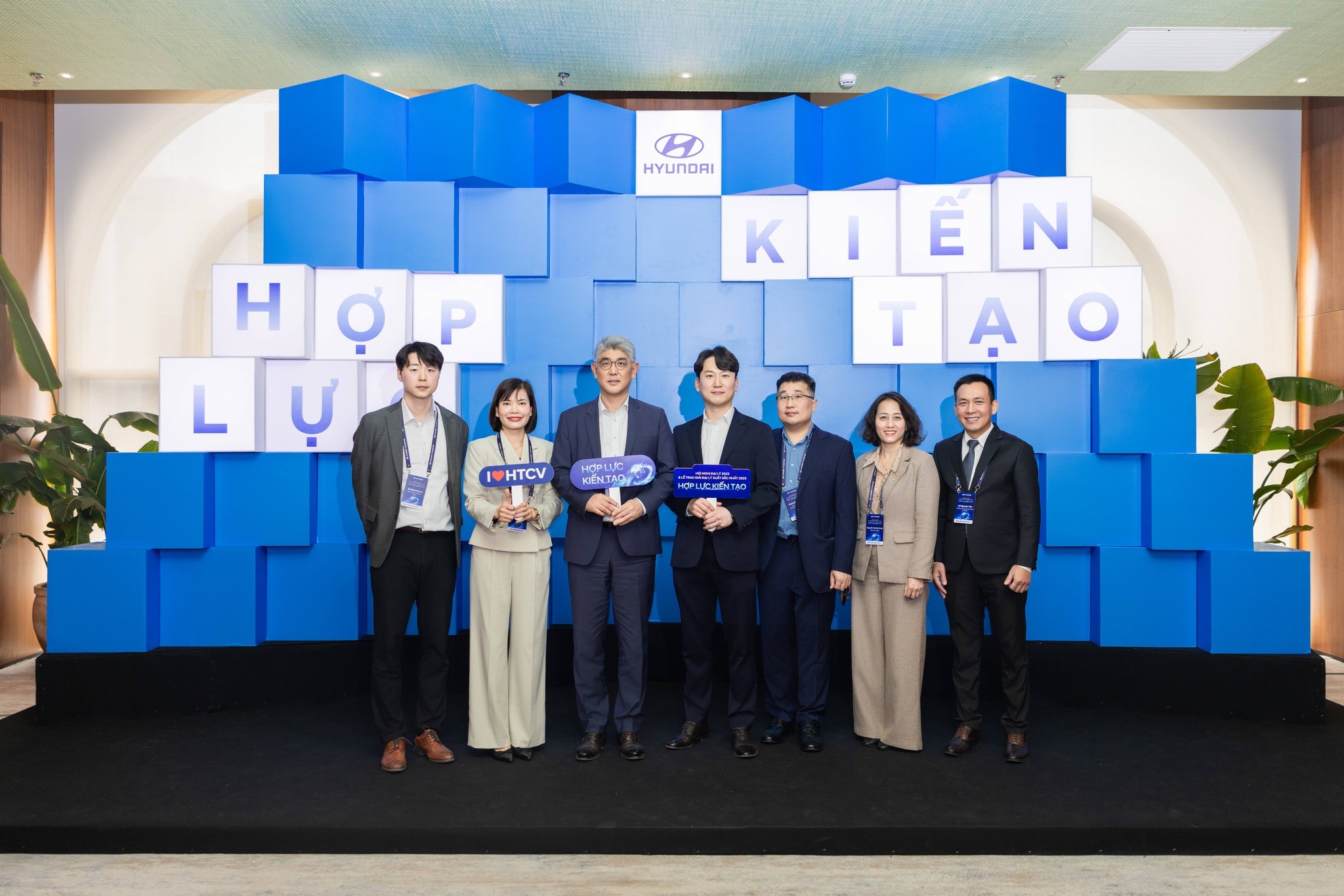 HTCV tổ chức Hội nghị đại lý & Lễ trao giải đại lý xuất sắc nhất năm 2025