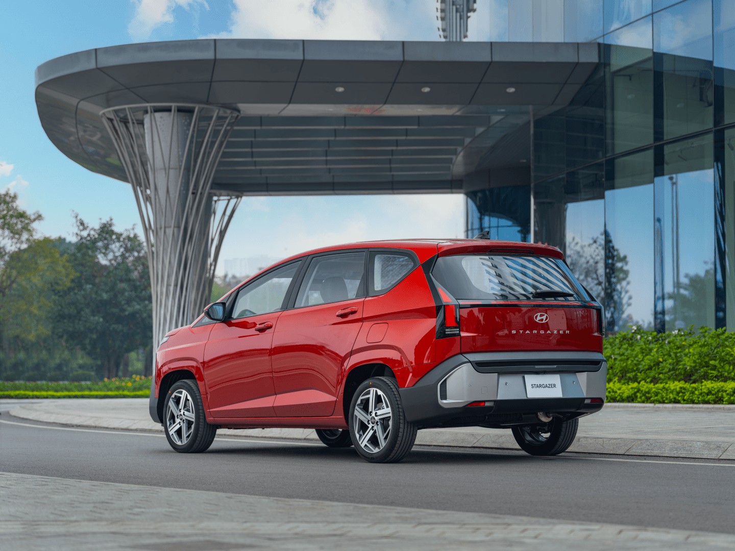 Hyundai Thành Công Việt Nam chính thức giới thiệu Stargazer mới