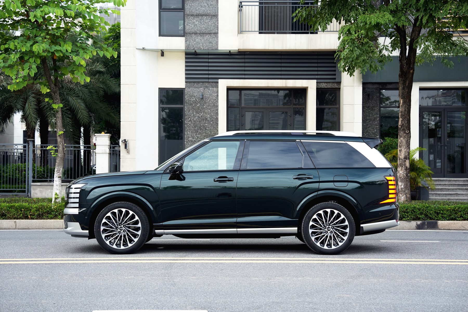 Hyundai Thành Công Việt Nam chính thức công bố giá bán của Hyundai Palisade Hybrid hoàn toàn mới